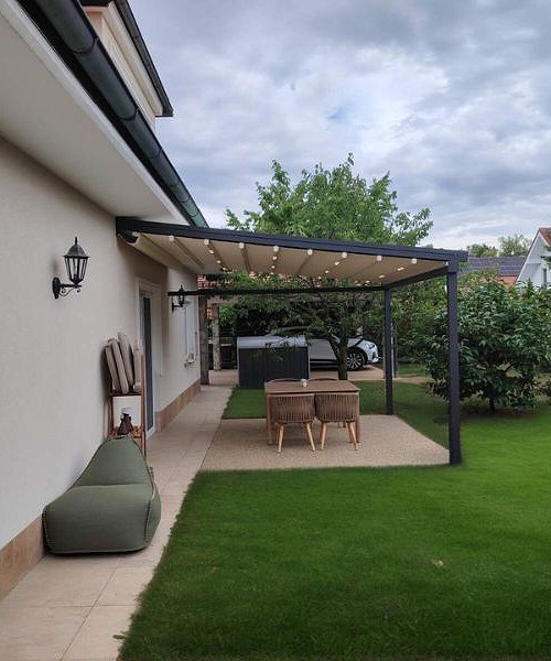 Klasična pergola z LED osvetlitvijo