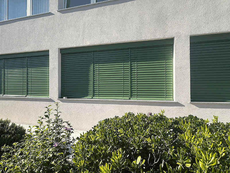 Drzno senčenje za poslovne objekte